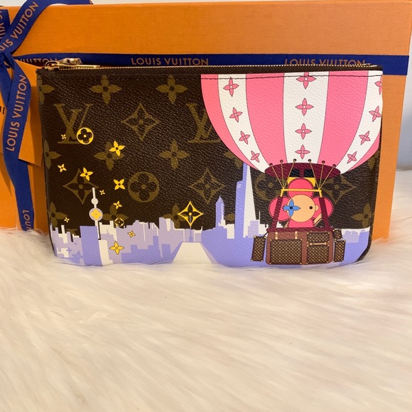Louis Vuitton Handbags - 🎀DOUBLE ZIP POCHETTE 🎀